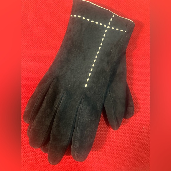 Mutha Accessories - Women black suede gloves by Mutha.